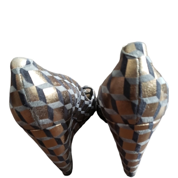 HP. PIERRE Hardy Geometric Pattern Wedge Heels - Picture 4 of 12